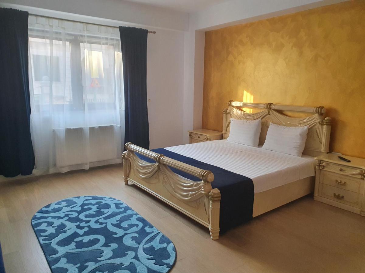 French Boutique Hotell Braşov Exteriör bild