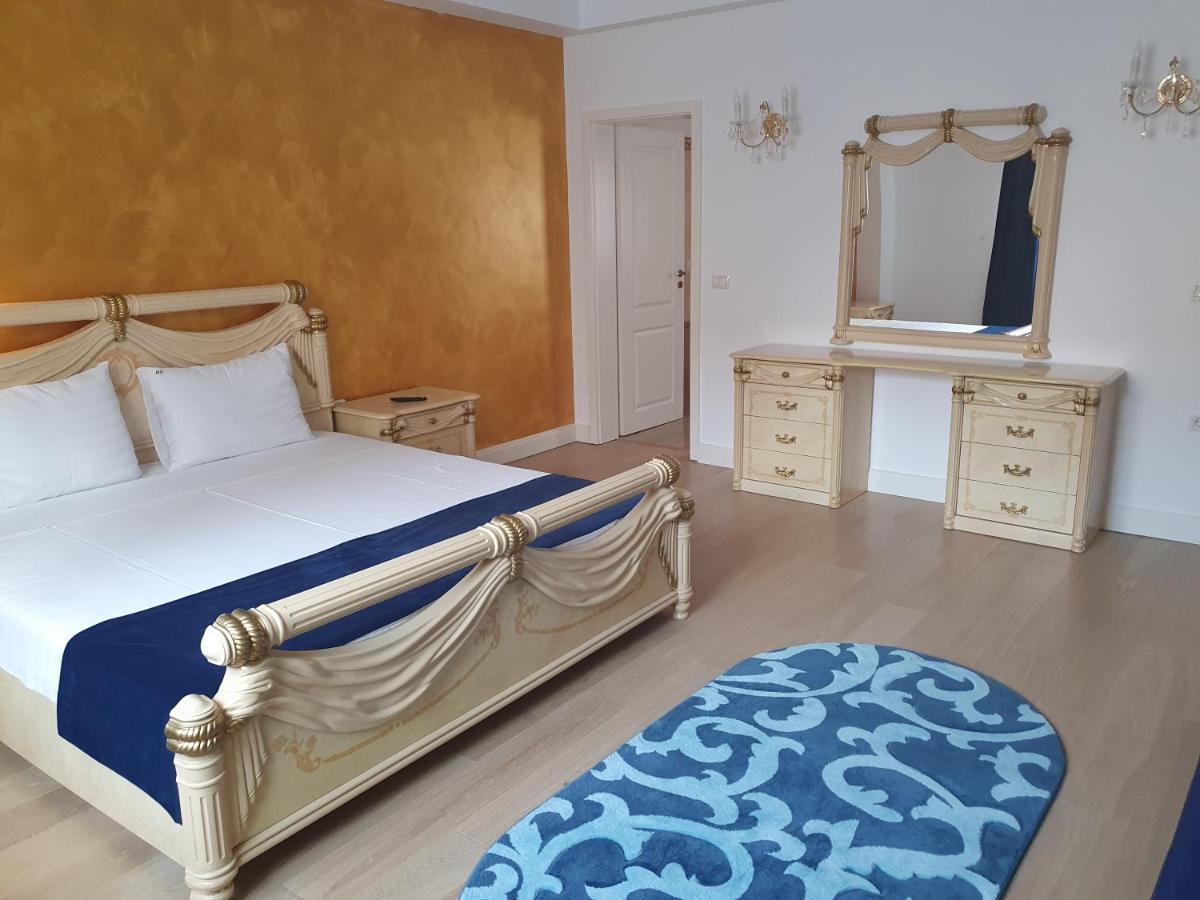 French Boutique Hotell Braşov Exteriör bild