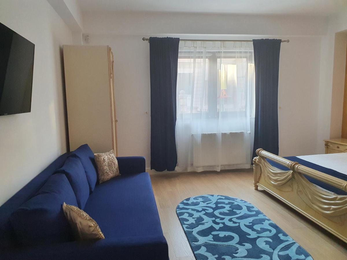 French Boutique Hotell Braşov Exteriör bild