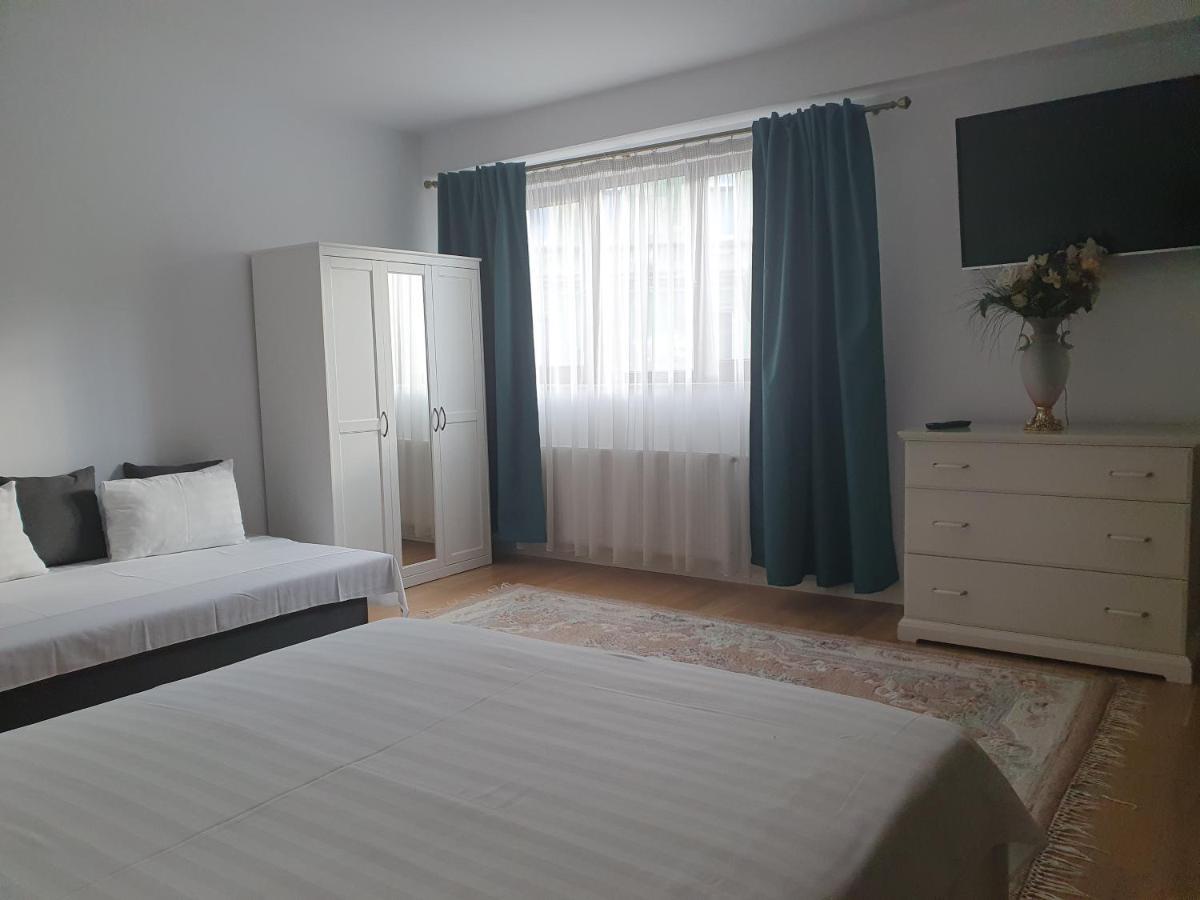 French Boutique Hotell Braşov Exteriör bild