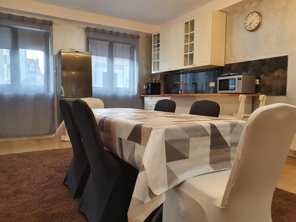 French Boutique Hotell Braşov Exteriör bild